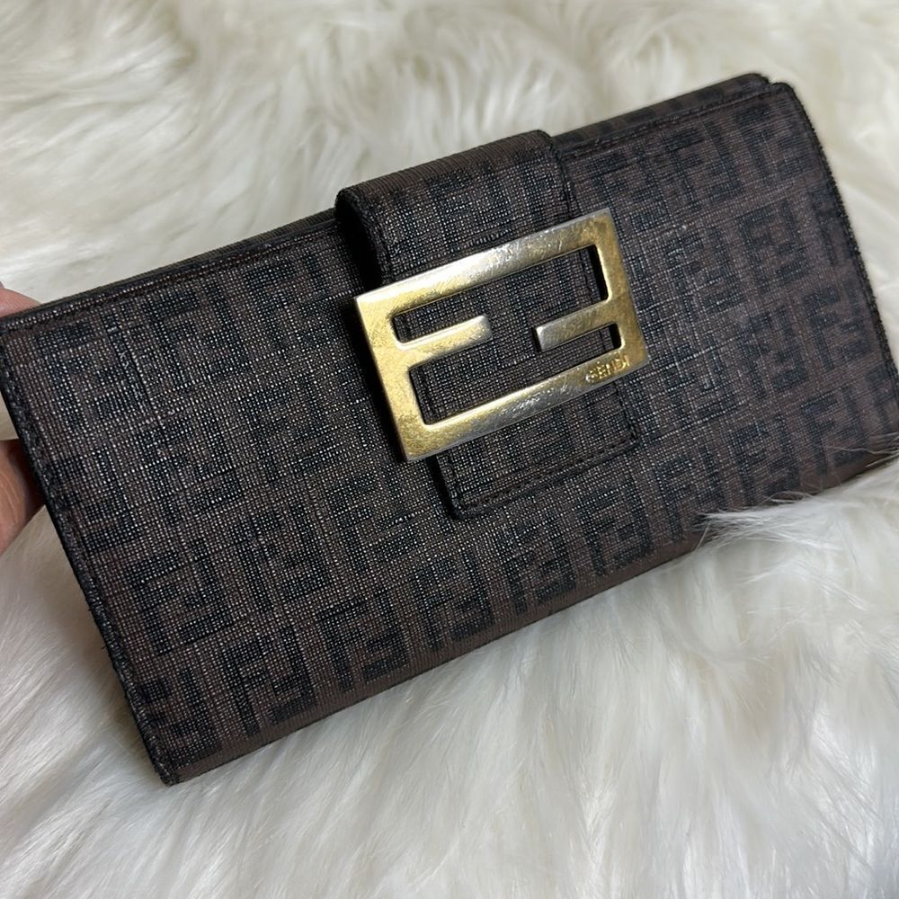 💯Authentic Fendi Monogram Large FF Logo🍀 - Picture 17 of 17